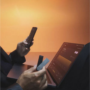 ledger-nano-x-amethyst-purple-crypto-hardware-wallet-4